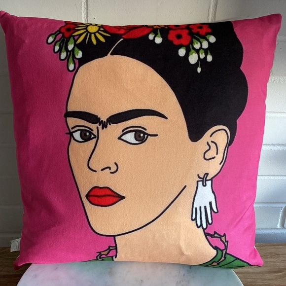 EUC FRIDA KAHLO Decorative Accent Zippered Pillow🌹 Includes bonus Insert pillow - Picture 1 of 16
